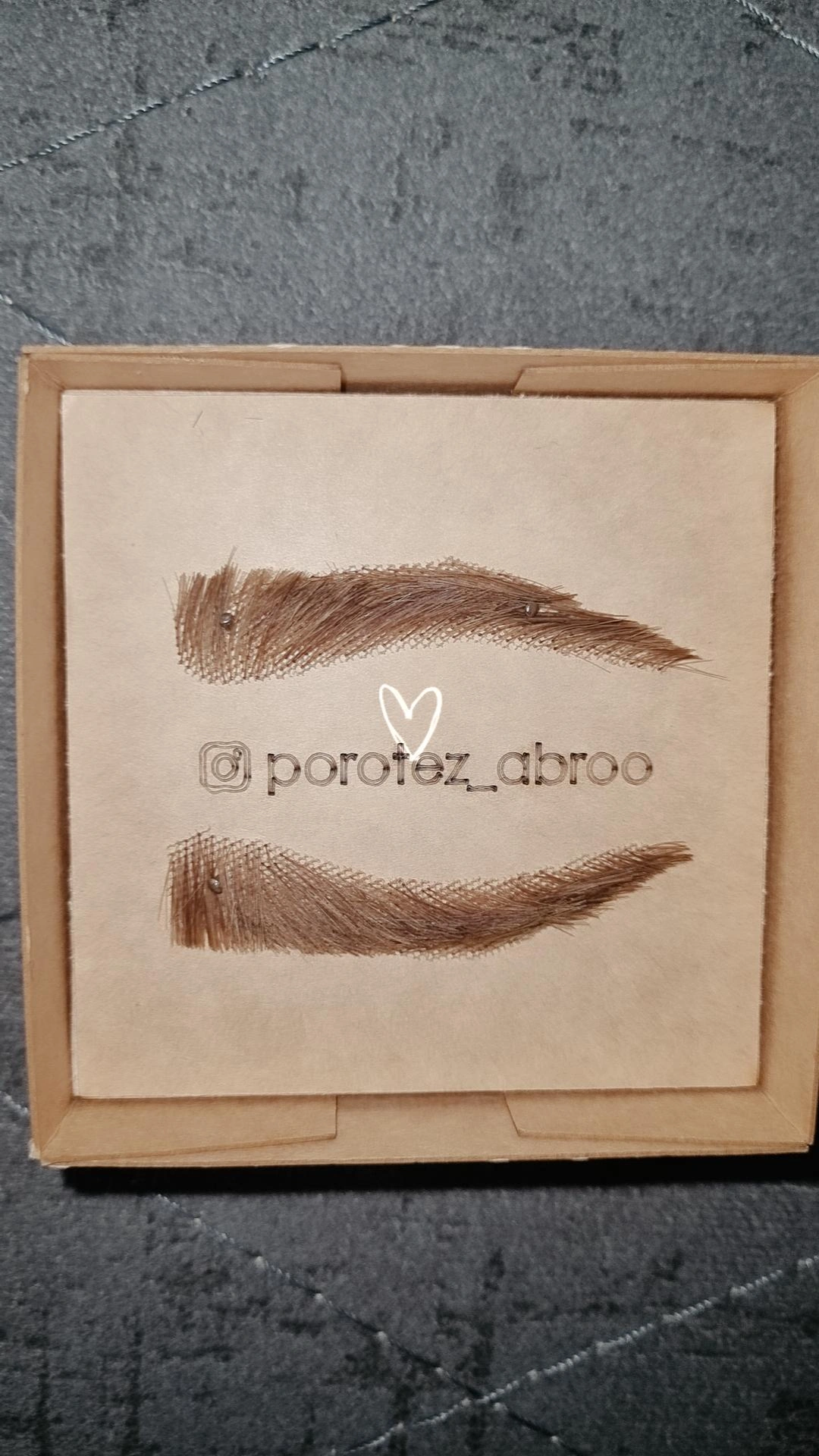 پروتز ابرو دخترونه